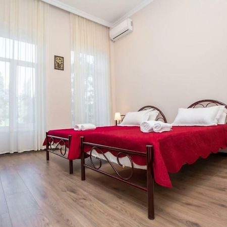 Apartamento Near The Opera Tiflis Exterior foto