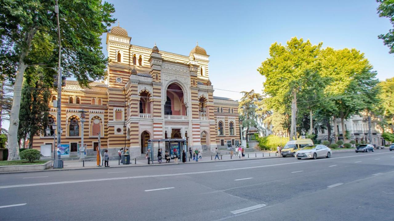 Apartamento Near The Opera Tiflis Exterior foto