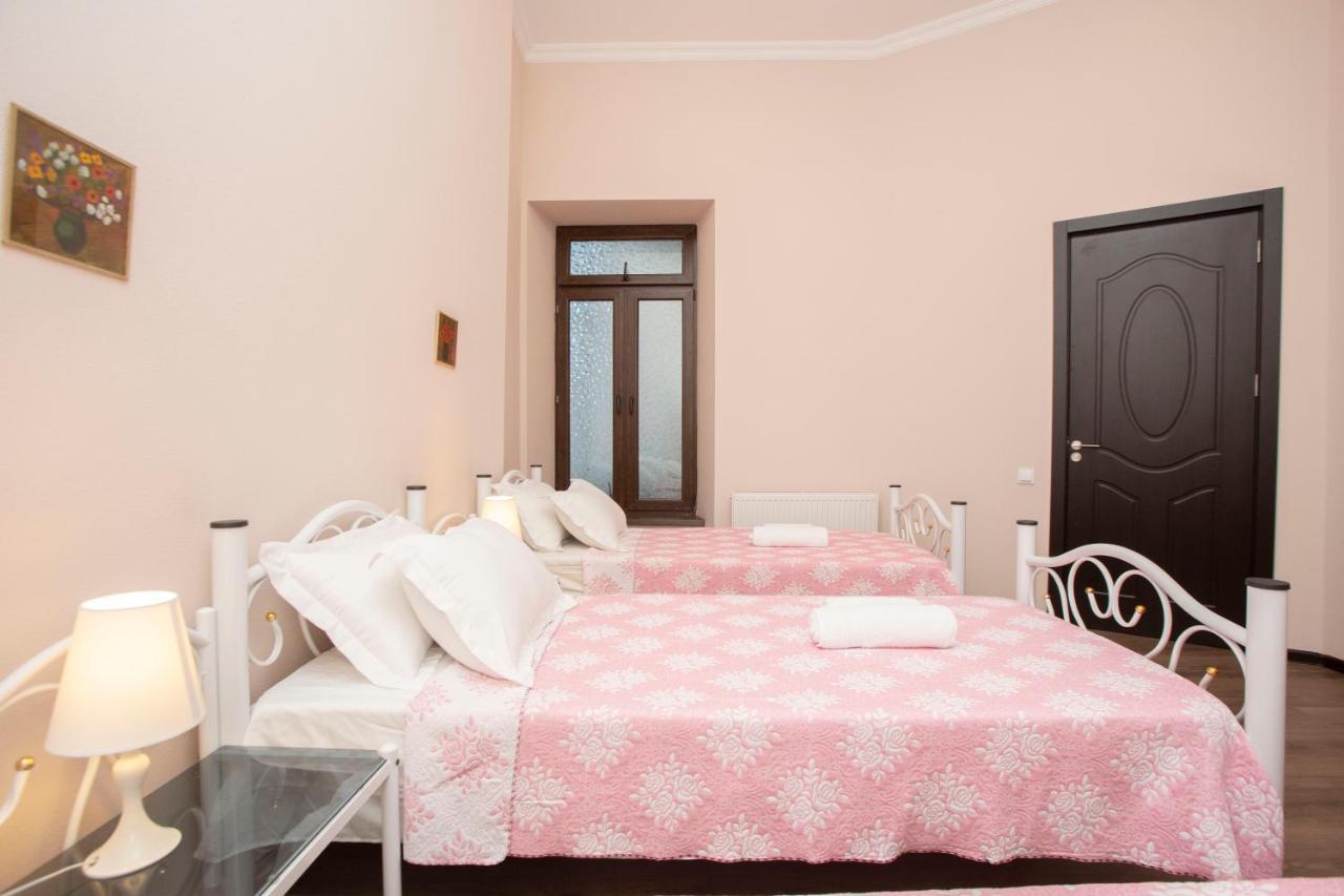 Apartamento Near The Opera Tiflis Exterior foto