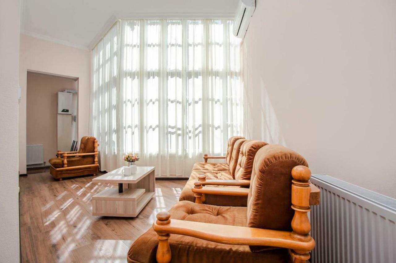 Apartamento Near The Opera Tiflis Exterior foto